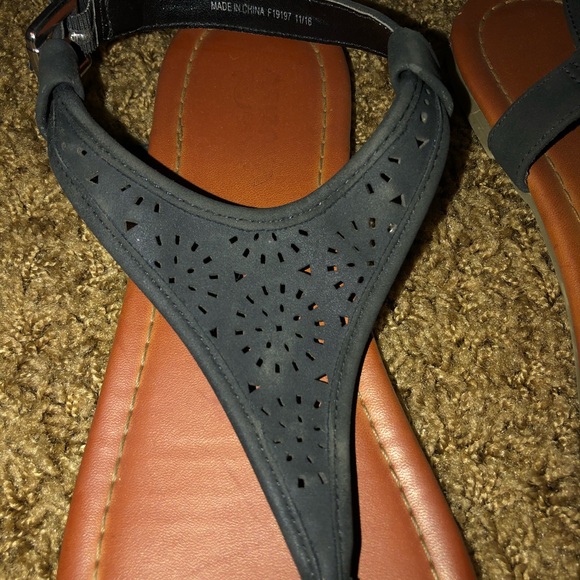 Sandals - Picture 2 of 3